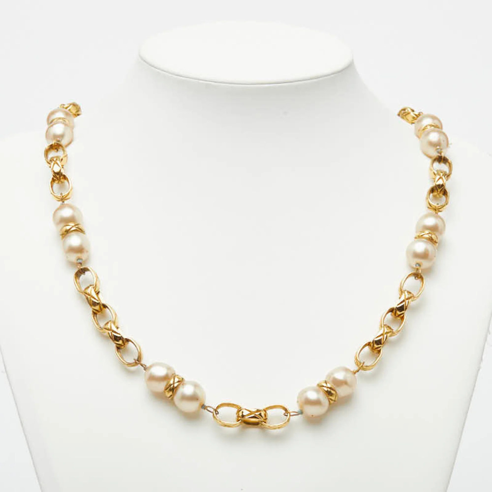 CHANEL Gold Pearl Necklace
